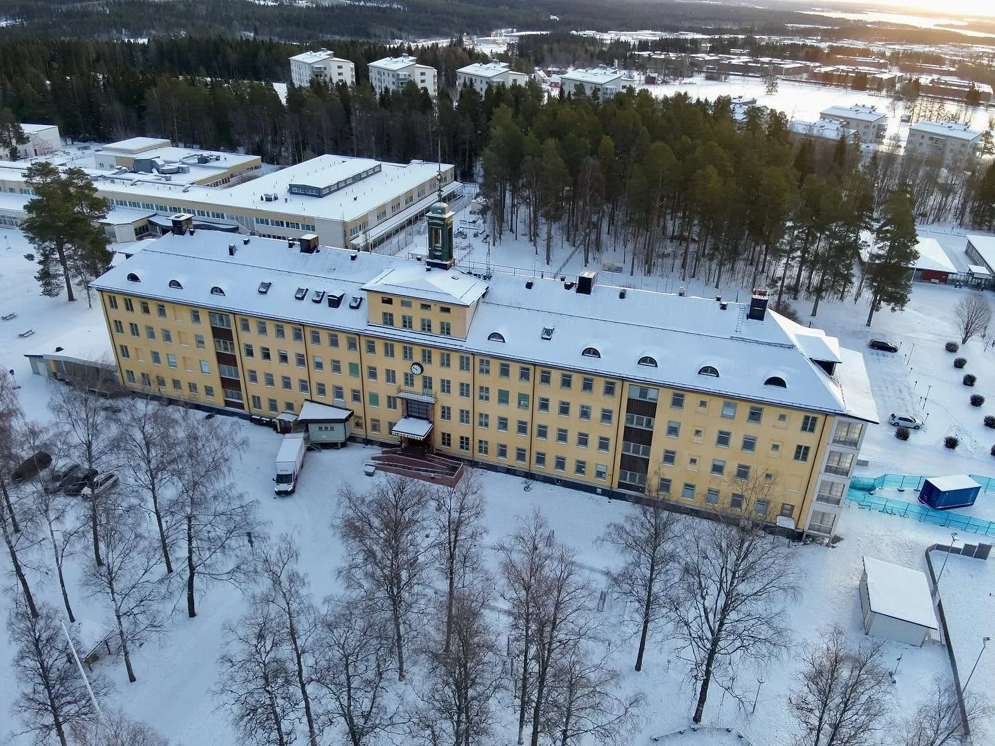 Drönarbild över Klockhuset i Östersund vintertid